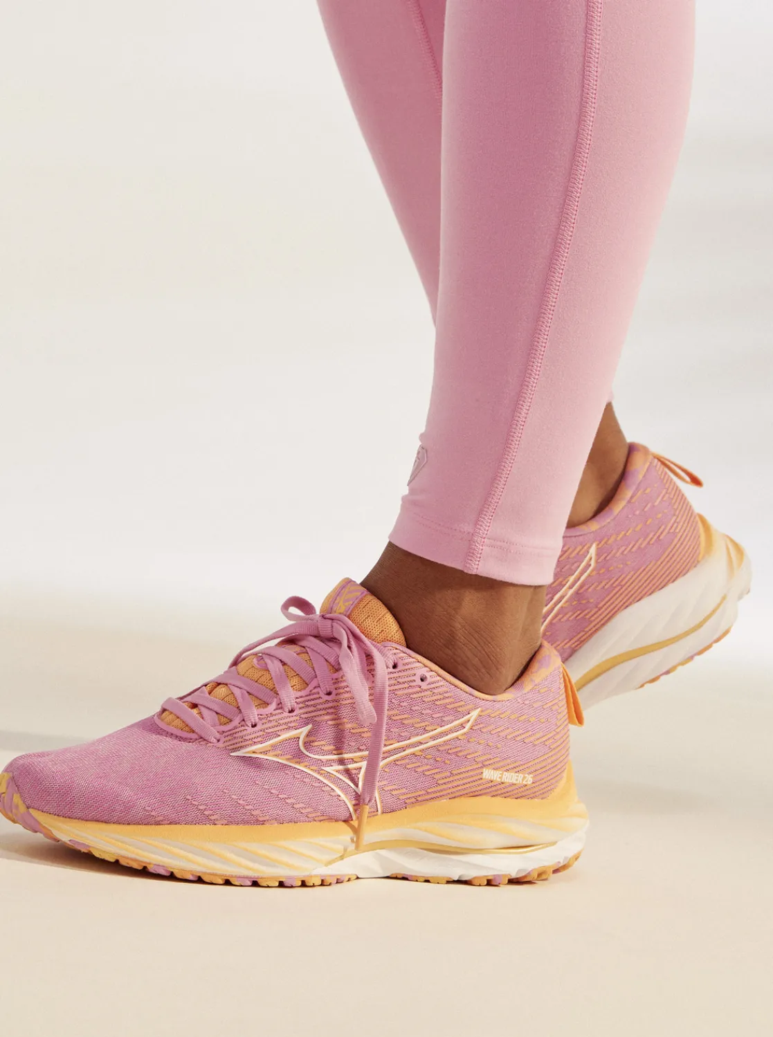 Femme Roxy X Mizuno Wave Rider 26 - Chaussures De Course Pour Femme